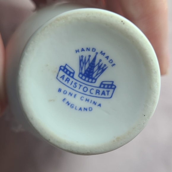 Vtg Aristocrat Bone China Flower Vase Figurine 💐🌴 - Picture 5 of 5